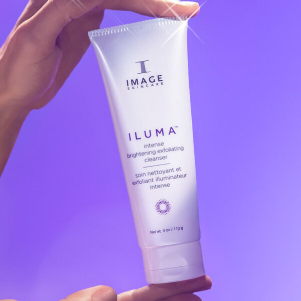ILUMA Izlīdzinošs un pīlinga sejas attīrīšanas līdzeklis sejas ādai